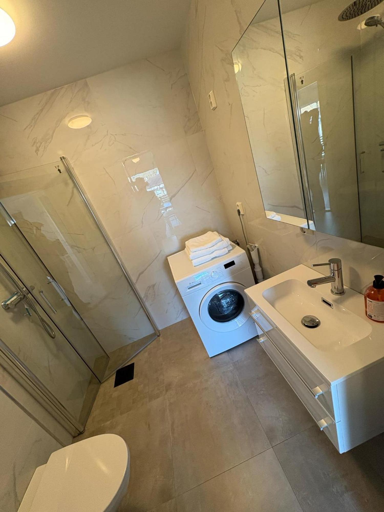 Lisas Apartment, Private New 1 Bedroom And 1 Living Room With Sofa Bed And Big Windows, Share With Nobody Oslo Exteriör bild